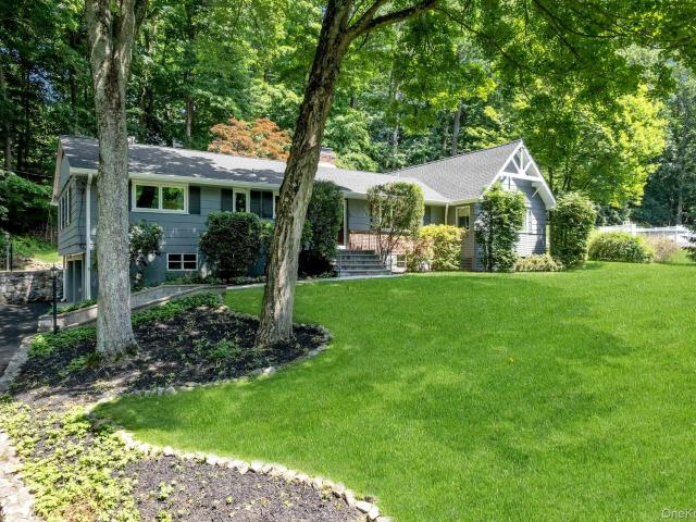 House for sale in Thornwood, New York