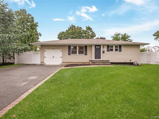 House for sale in Huntington, New York