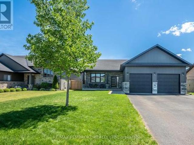 House for sale in Renfrew, Ontario