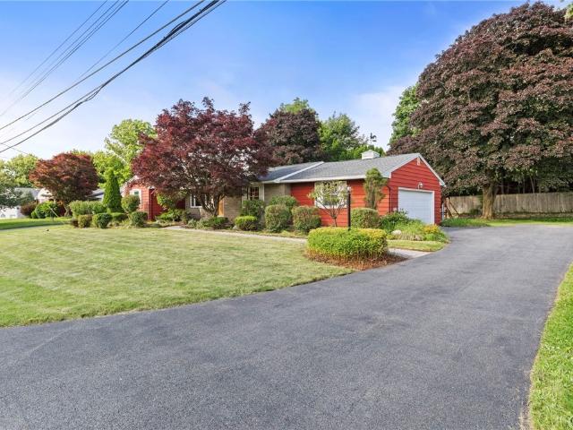 House for sale in Jamesville, New York