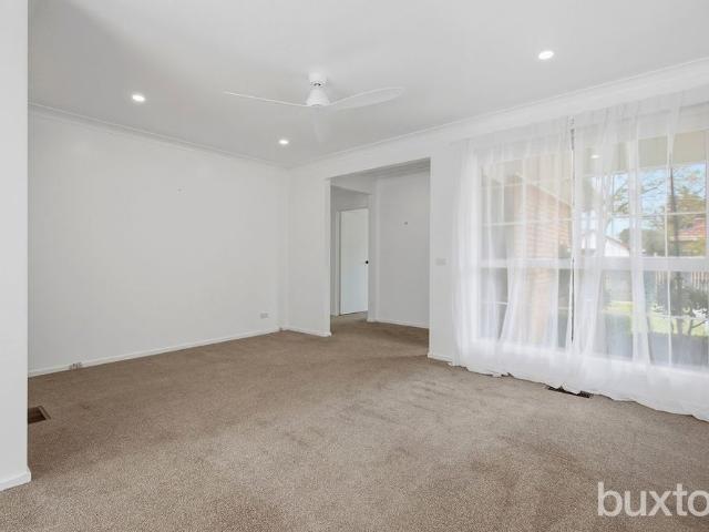Townhouse for rent in Hampton East, Melbourne