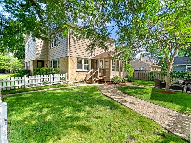 House for sale in Arlington Heights