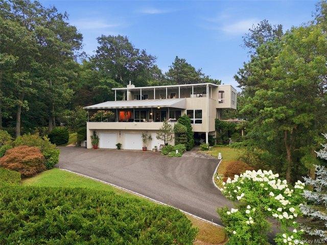 House for sale in Huntington, New York