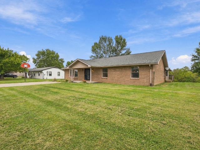 House for sale in Dry Ridge, Grant County