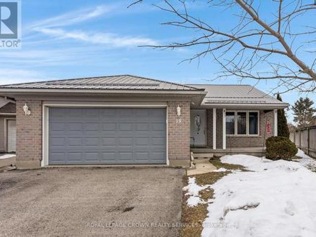 House for sale in Ontario