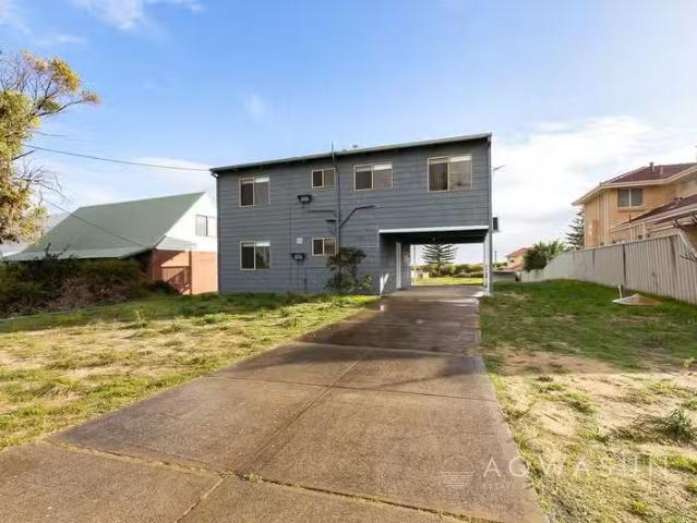 House for rent in Golden Bay