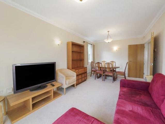Apartment for rent in Fallow Corner, Greater London