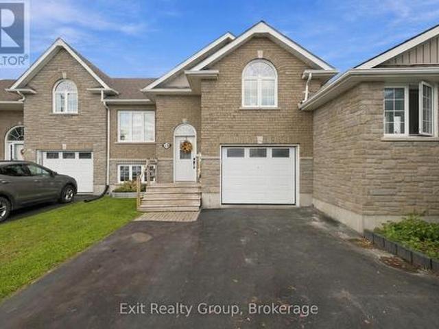 House for sale in Hillcrest, Belleville