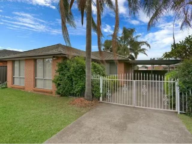 House for rent in Acacia Gardens