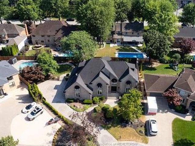 House for sale in Lakeshore, Southwestern Ontario