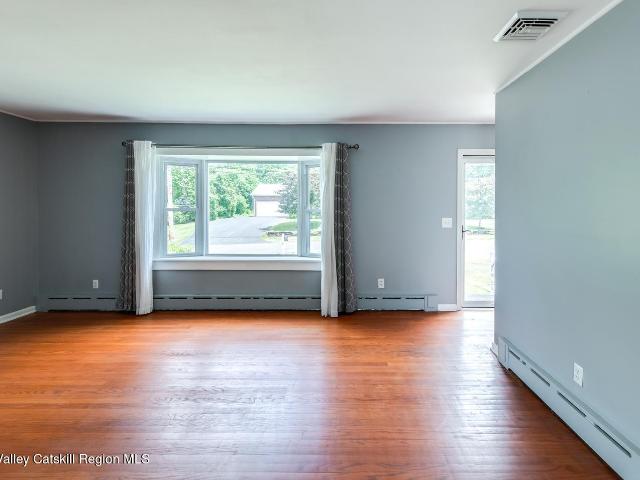 House for sale in Lake Katrine, New York