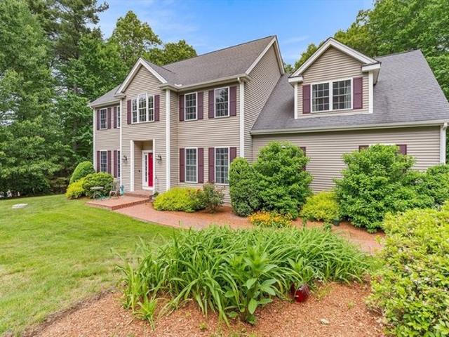 House for sale in North Uxbridge, Massachusetts