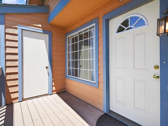Condo for sale in Hercules, California