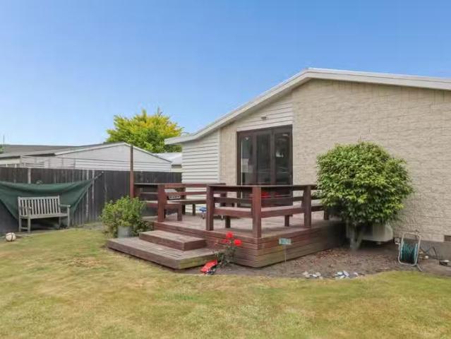 House for rent in Chaslands, Canterbury