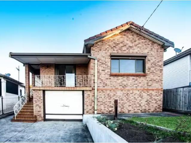 House for rent in Wollongong West, New South Wales