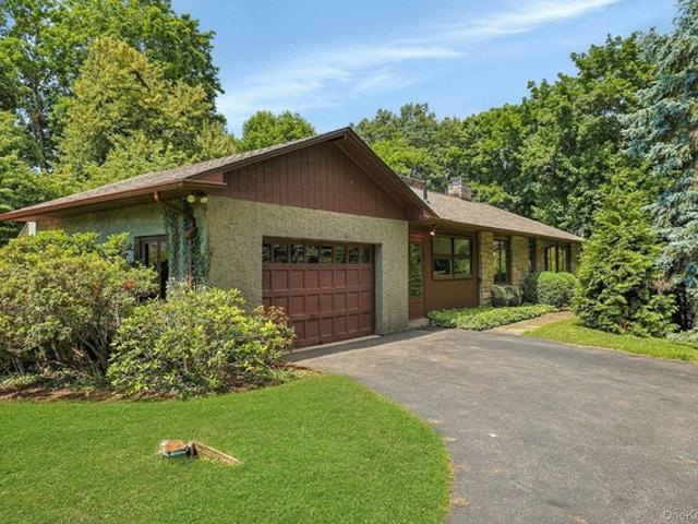 House for sale in Thornwood, New York