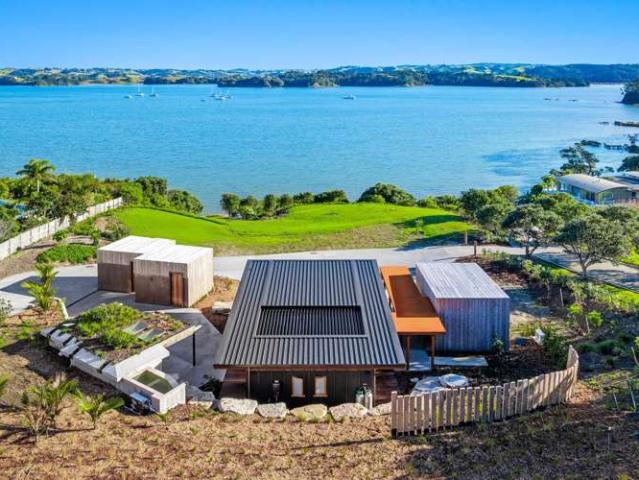 House for sale in Mahurangi East