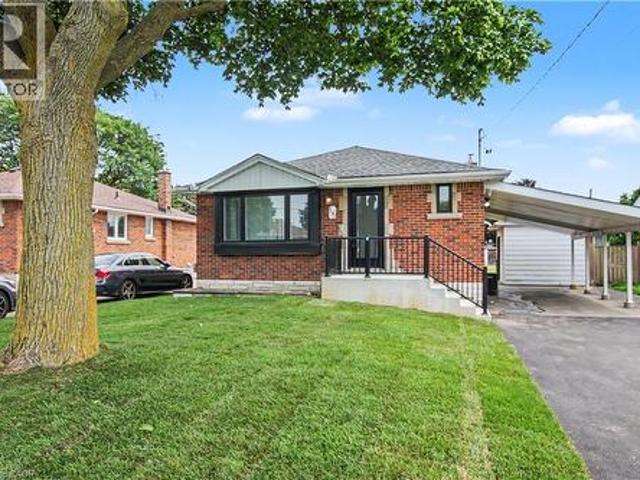 House for sale in Ancaster, Ontario