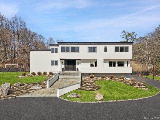 House for sale in Chappaqua, New York