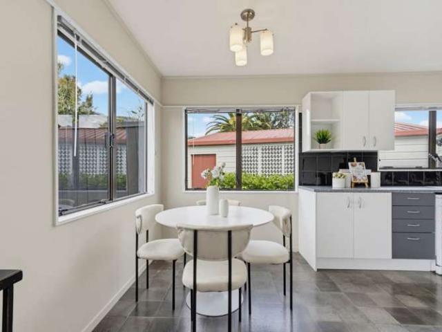 House for sale in Massey, Henderson-Massey
