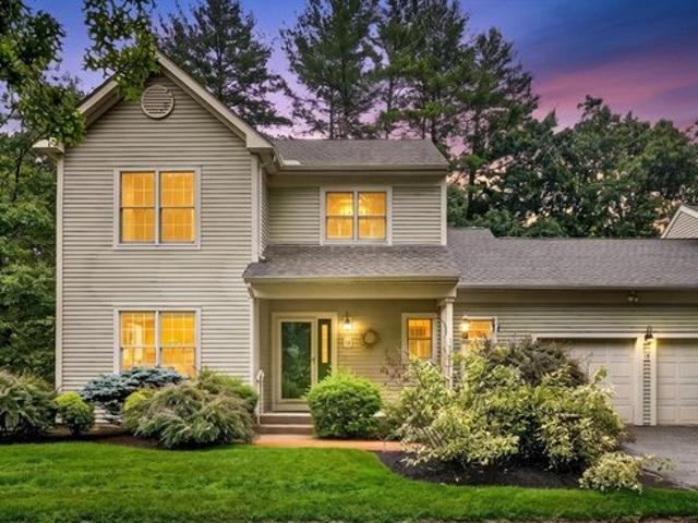 Condo for sale in Bedford, Massachusetts
