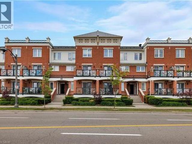 Townhouse for sale in Oakville, Ontario