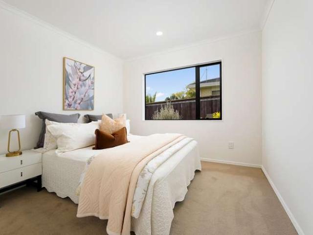 House for sale in Henderson, Henderson-Massey