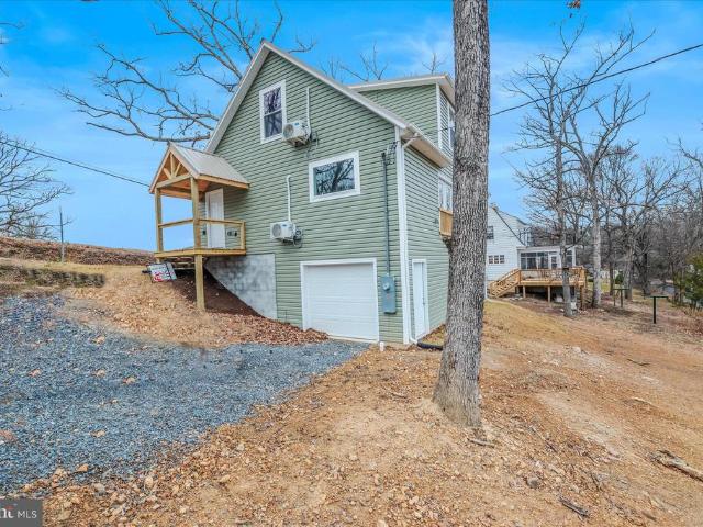 House for sale in Berkeley Springs, West Virginia