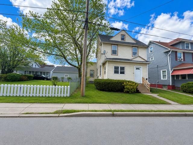 House for sale in Oak Hill, New York