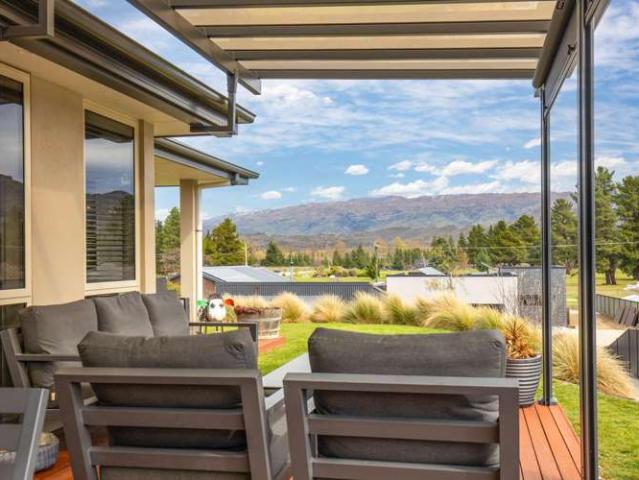 House for sale in Otakou