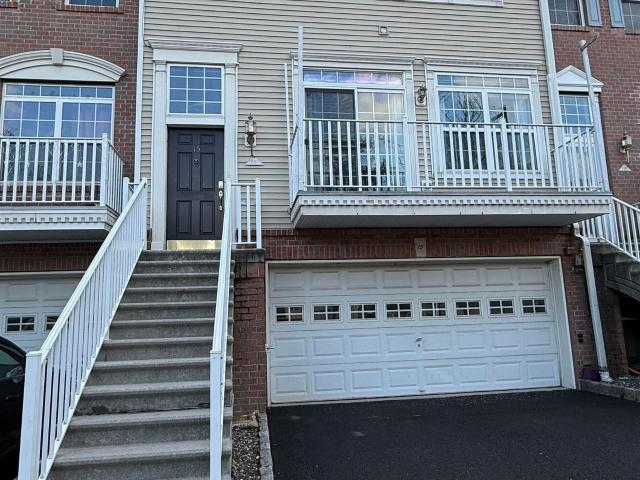 Townhouse for rent in Hudson, New Jersey