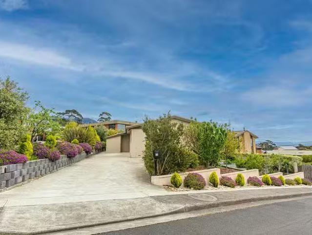 House for rent in Mount Nelson