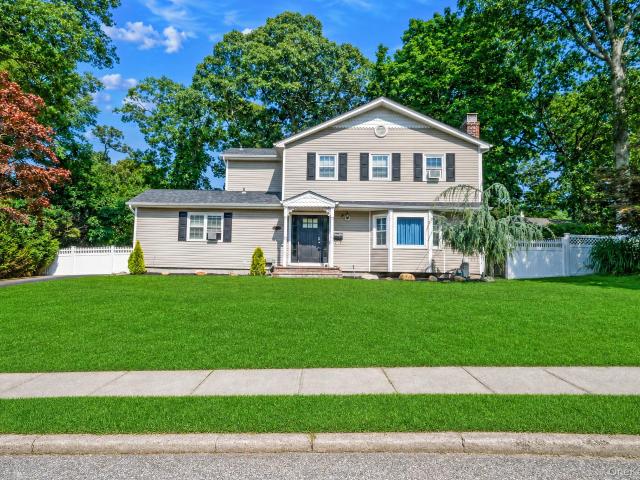 House for sale in Centereach, New York