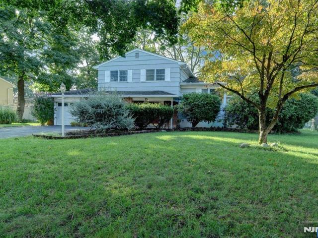 House for sale in Pompton Plains, Pequannock Township
