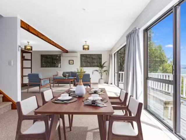 House for sale in Days Bay, Wellington
