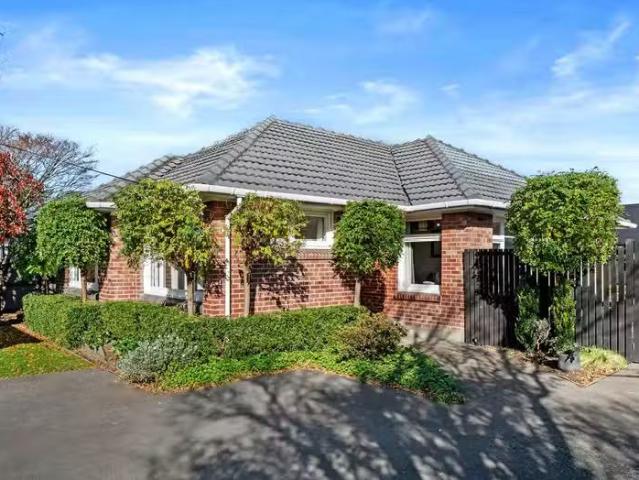 House for sale in Chaslands, Canterbury