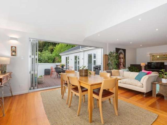 House for sale in Days Bay, Wellington
