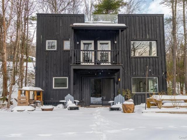 House for sale in Bearsville, New York