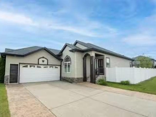 House for sale in Sylvan Lake