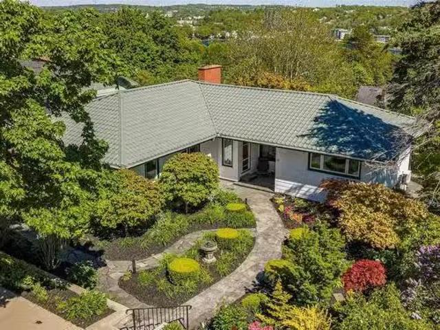 House for sale in Dartmouth, Nova Scotia