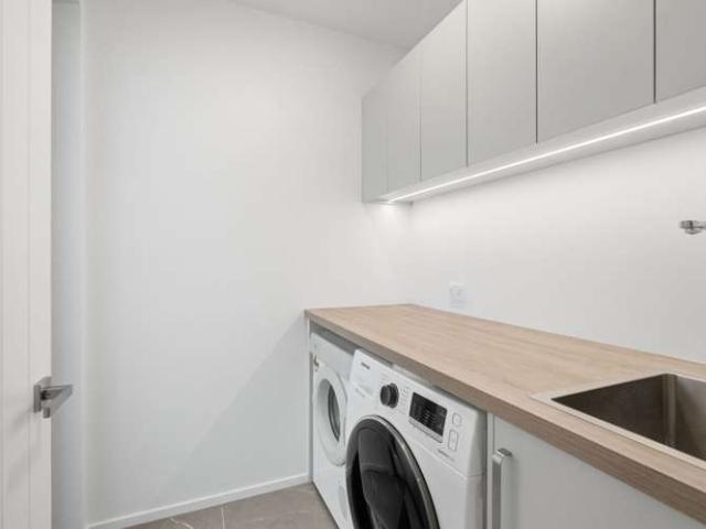 House for sale in Chaslands, Canterbury