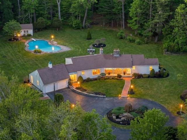 House for sale in Topsfield, Massachusetts