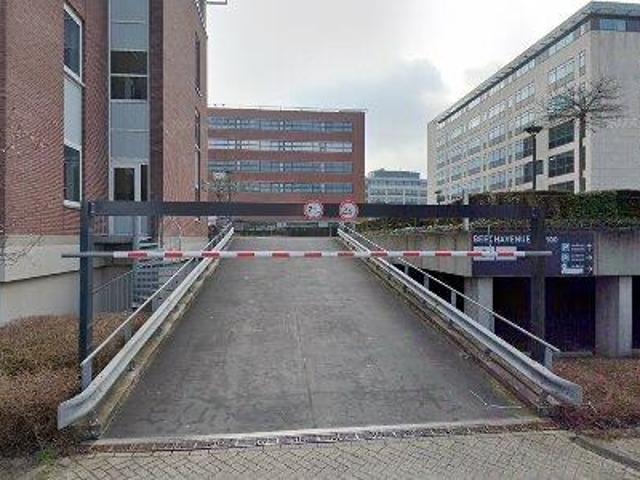Bedrijfspand te huur in Schiphol-rijk, Noord Holland