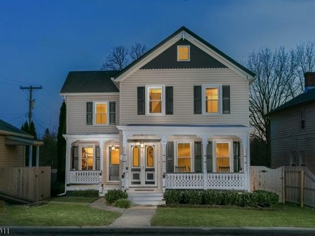 House for sale in Annandale, New Jersey