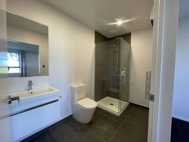Townhouse for rent in Chaslands, Canterbury