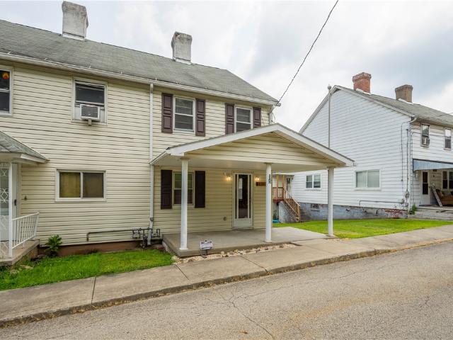 House for sale in Ellsworth, Pennsylvania