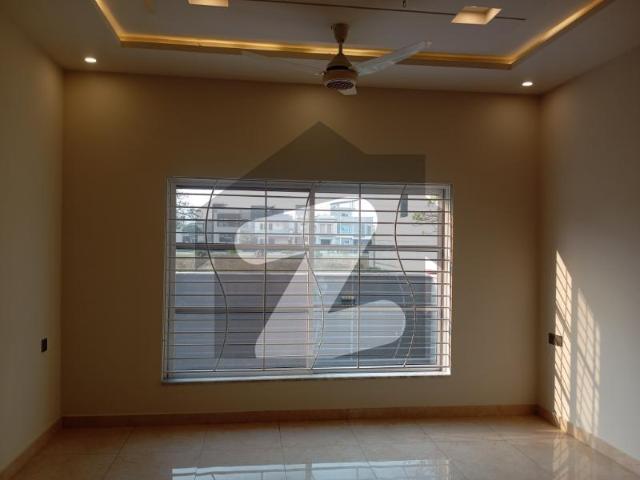 House for sale in Faisalabad, Islamabad Capital Territory