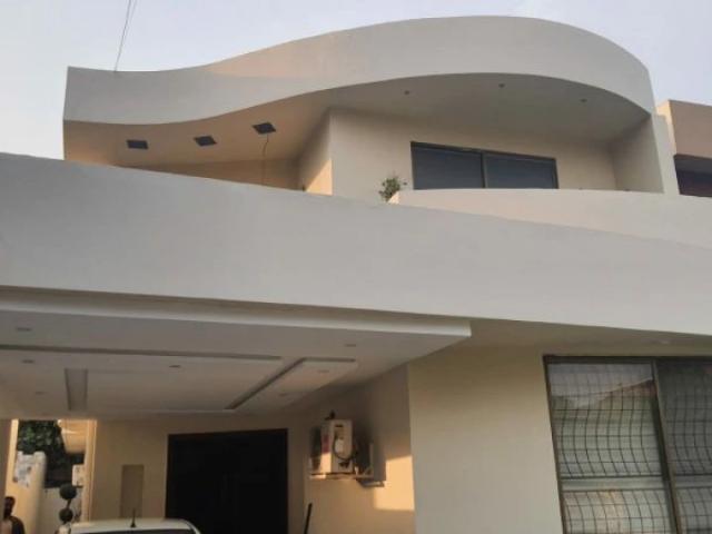 House for sale in Model Town
