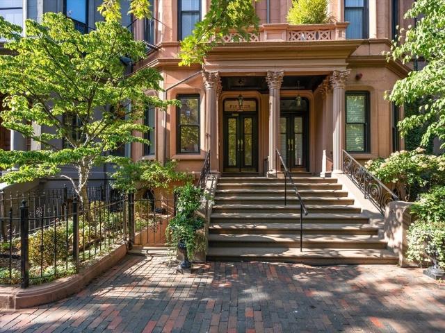 Townhouse for sale in Boston
