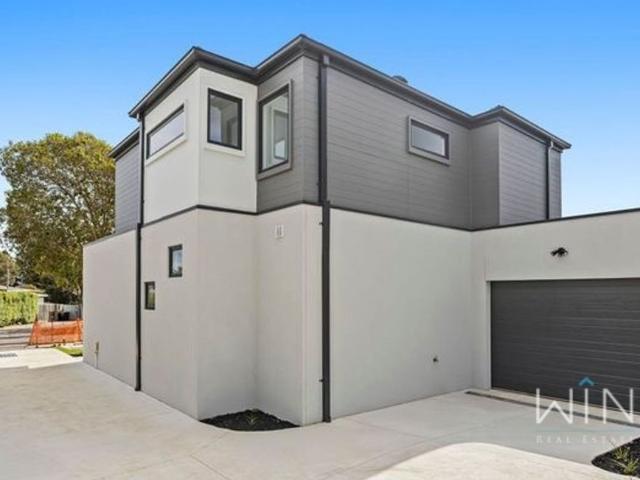Townhouse for rent in Camerons Creek, Victoria